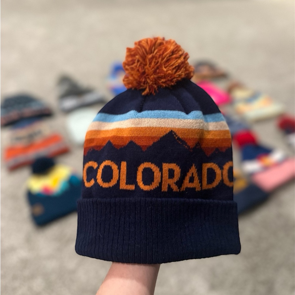 NWOT Colorado Knit Beanie with Pom Pom Unisex